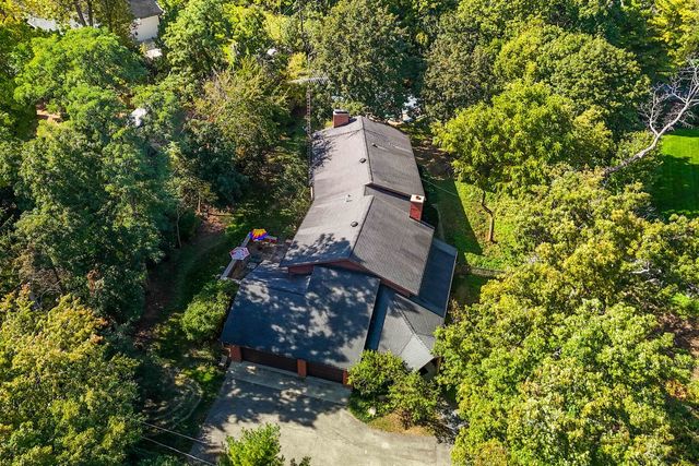 1175 Edgewood Road, Lake Forest, IL 60045