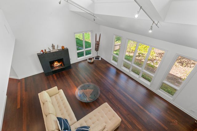 1175 Edgewood Road, Lake Forest, IL 60045