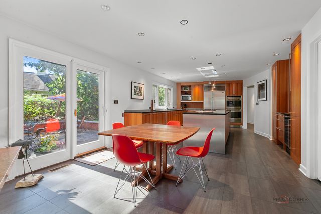 1175 Edgewood Road, Lake Forest, IL 60045