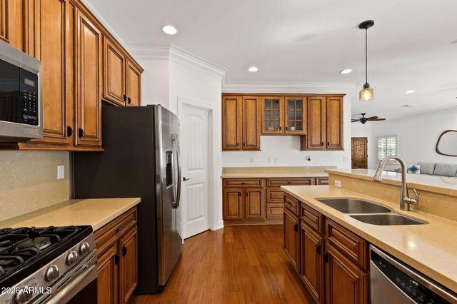 1501 E EARLL Drive, Phoenix, AZ 85014