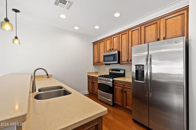 1501 E EARLL Drive, Phoenix, AZ 85014