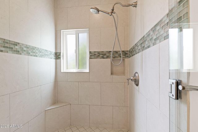 1501 E EARLL Drive, Phoenix, AZ 85014