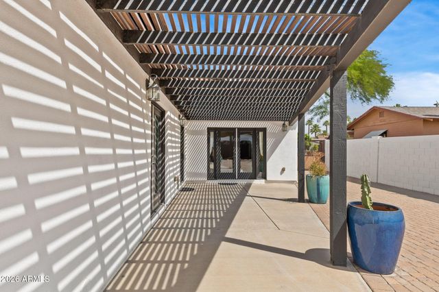 1501 E EARLL Drive, Phoenix, AZ 85014