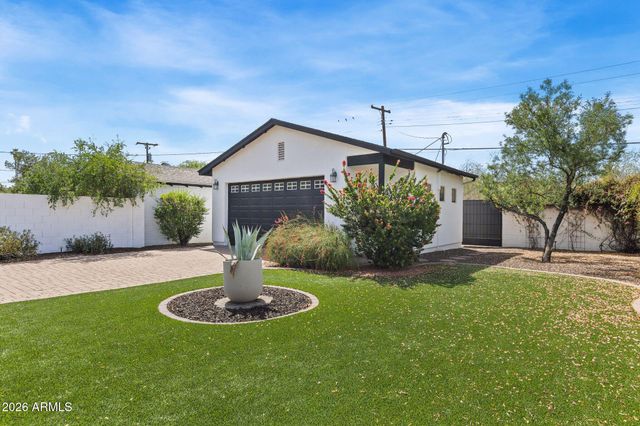 1501 E EARLL Drive, Phoenix, AZ 85014