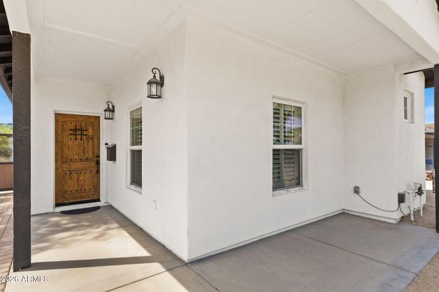 1501 E EARLL Drive, Phoenix, AZ 85014