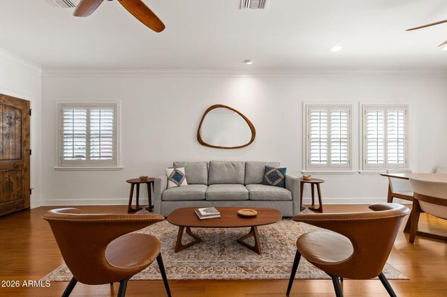 1501 E EARLL Drive, Phoenix, AZ 85014