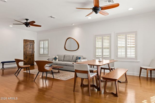 1501 E EARLL Drive, Phoenix, AZ 85014