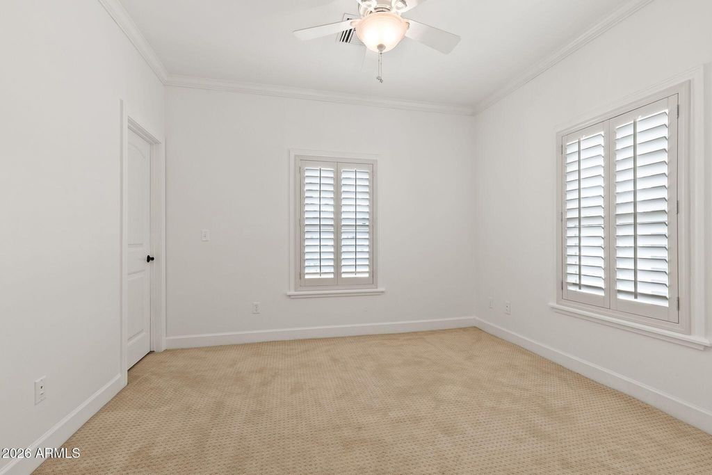Image 26 of property listing at 1501 E EARLL Drive, Phoenix, AZ 85014