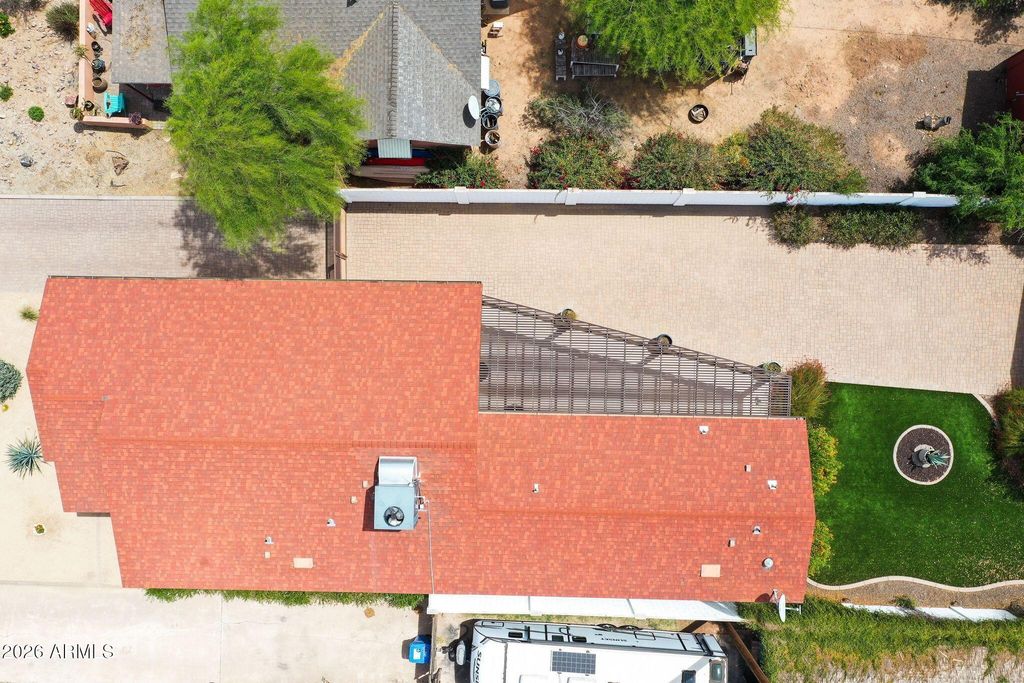 Image 4 of property listing at 1501 E EARLL Drive, Phoenix, AZ 85014