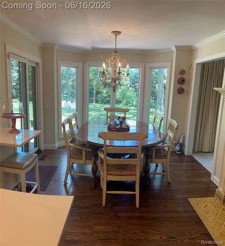 3486 Shakespeare Drive, Troy, MI 48084