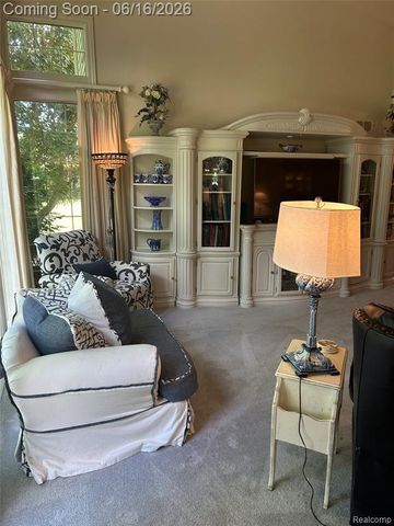 3486 Shakespeare Drive, Troy, MI 48084