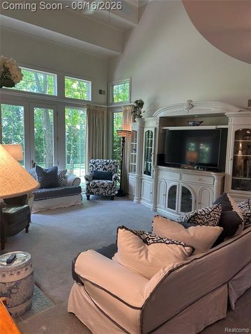 3486 Shakespeare Drive, Troy, MI 48084
