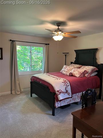 3486 Shakespeare Drive, Troy, MI 48084