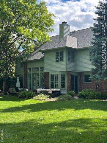 3486 Shakespeare Drive, Troy, MI 48084