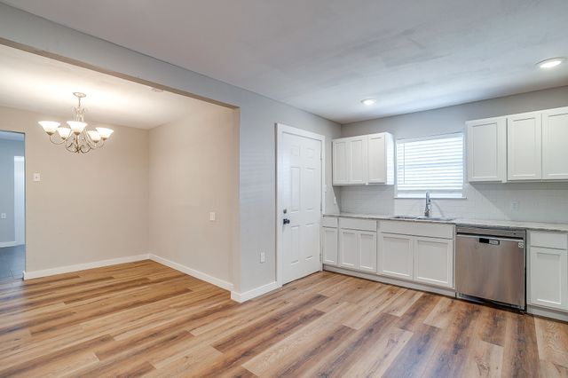 1212 Campbelton Street, Bellmead, TX 76705