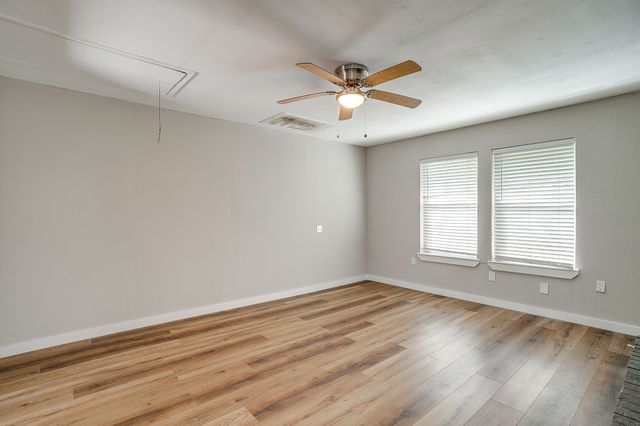 1212 Campbelton Street, Bellmead, TX 76705