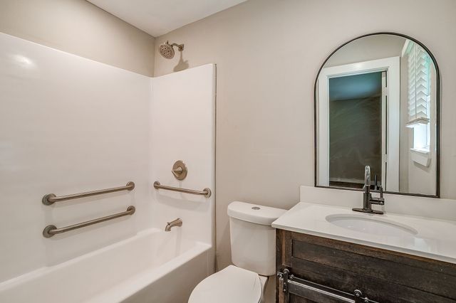 1212 Campbelton Street, Bellmead, TX 76705