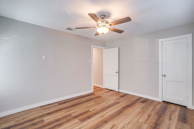 1212 Campbelton Street, Bellmead, TX 76705