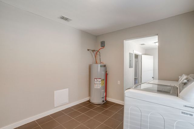1212 Campbelton Street, Bellmead, TX 76705