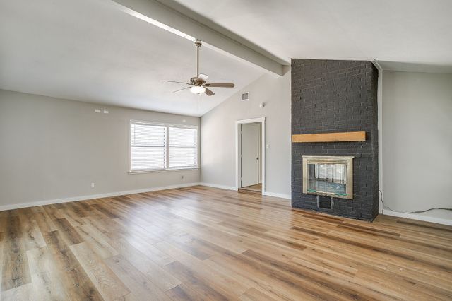 1212 Campbelton Street, Bellmead, TX 76705