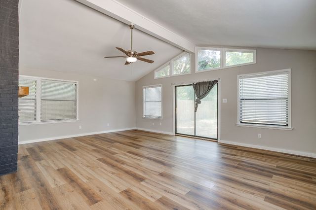 1212 Campbelton Street, Bellmead, TX 76705
