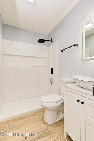 7301 Watson Ln, Louisville, KY 40272