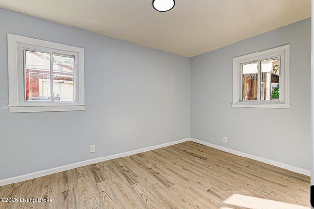 7301 Watson Ln, Louisville, KY 40272