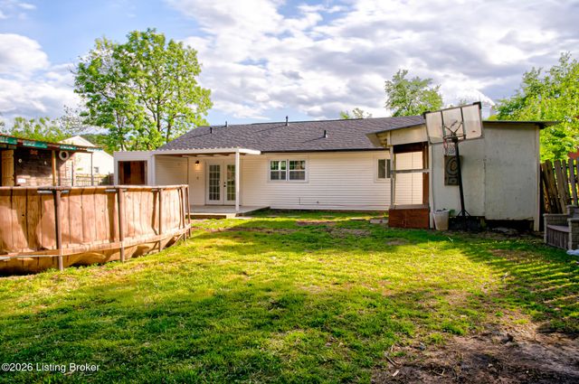 7301 Watson Ln, Louisville, KY 40272