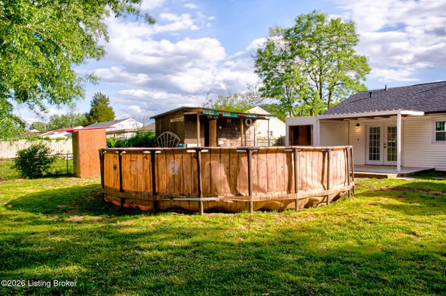 7301 Watson Ln, Louisville, KY 40272
