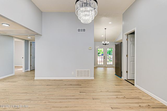 7301 Watson Ln, Louisville, KY 40272