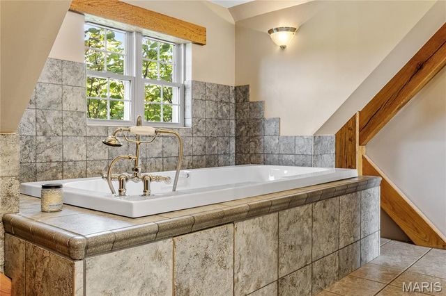 507 Leach Branch Road, Hermann, MO 65041