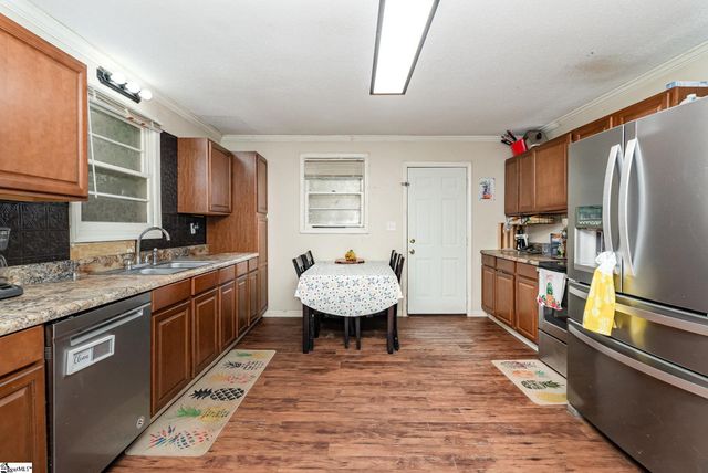 7 Edgewood Street, Liberty, SC 29657