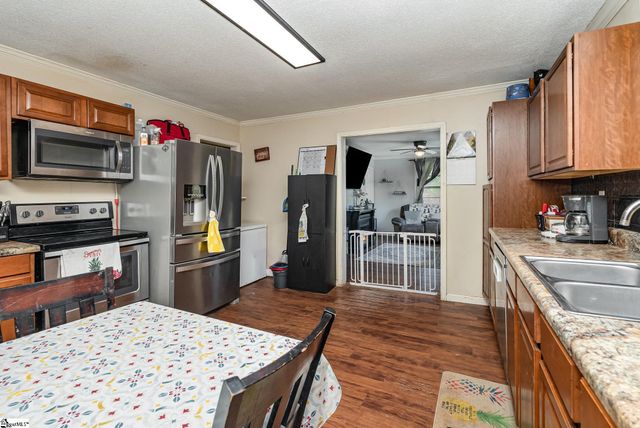 7 Edgewood Street, Liberty, SC 29657