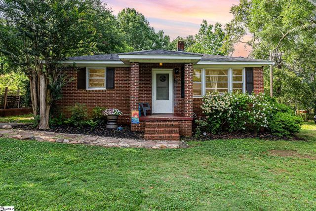 7 Edgewood Street, Liberty, SC 29657