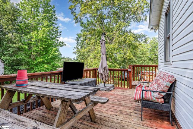 7 Edgewood Street, Liberty, SC 29657