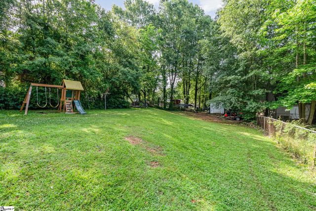 7 Edgewood Street, Liberty, SC 29657