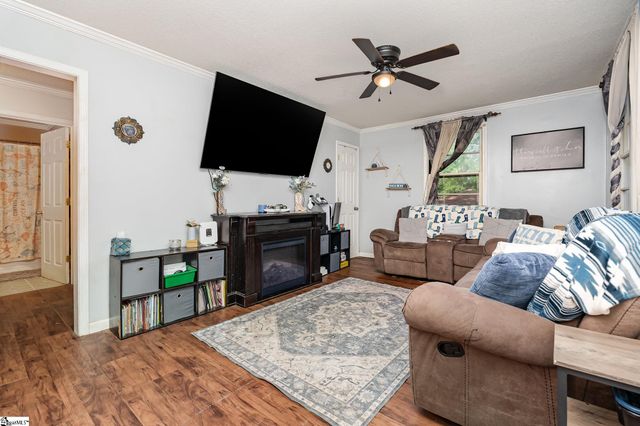 7 Edgewood Street, Liberty, SC 29657