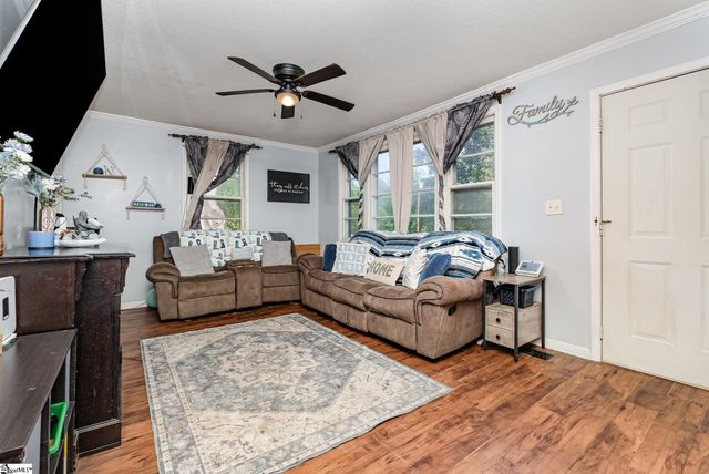 7 Edgewood Street, Liberty, SC 29657