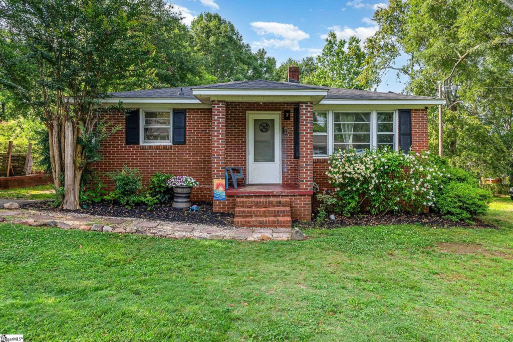 7 Edgewood Street, Liberty, SC 29657