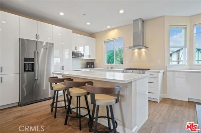 904 Warwick Avenue, Thousand Oaks, CA 91360
