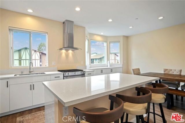 904 Warwick Avenue, Thousand Oaks, CA 91360