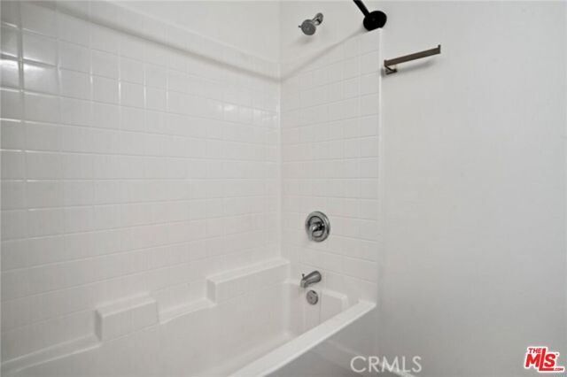 904 Warwick Avenue, Thousand Oaks, CA 91360