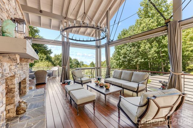 109 Cold Deck Way 151, Sylva, NC 28779