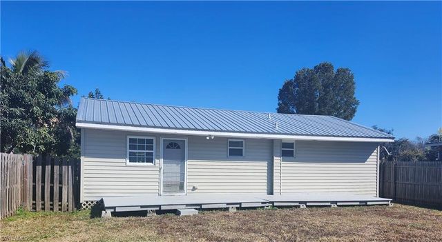 2248 Marina Park DR, Fort Myers, FL 33905