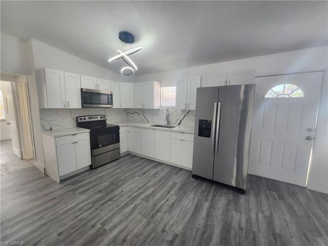 2248 Marina Park DR, Fort Myers, FL 33905