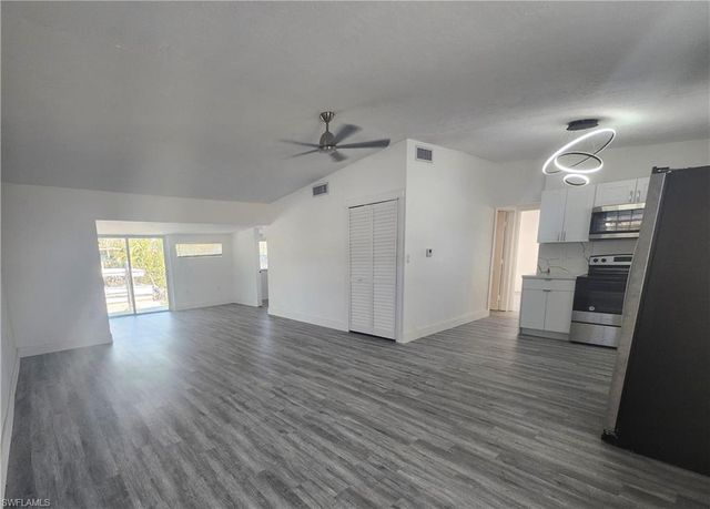 2248 Marina Park DR, Fort Myers, FL 33905