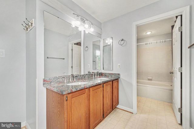 9 HUNTER TRL, Stafford, VA 22554