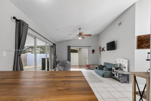 8864 NW 189th Ter, Hialeah, FL 33018