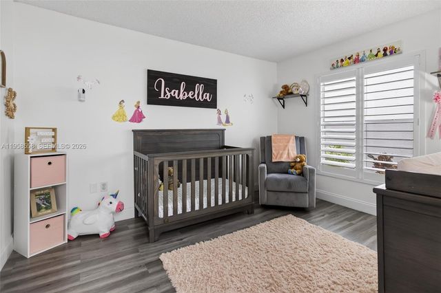 8864 NW 189th Ter, Hialeah, FL 33018