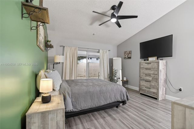 8864 NW 189th Ter, Hialeah, FL 33018